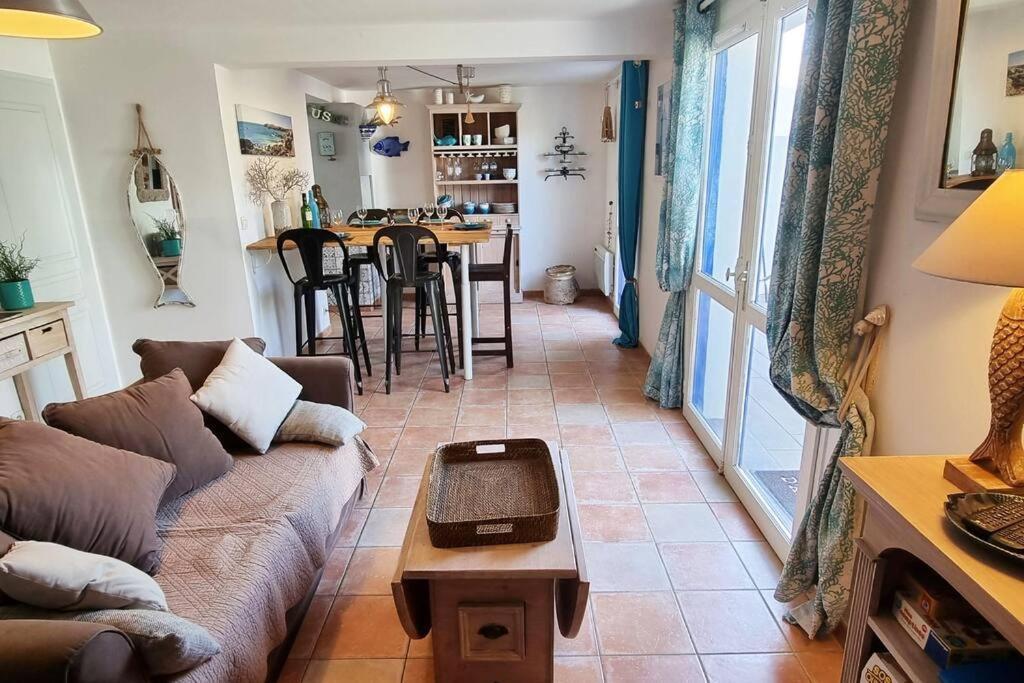 Villa Les Pieds Dans L'Eau :Ker Anne Port-Joinville Esterno foto